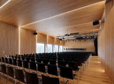 BZU, Bildungszentrum Uster: Objektstühle Aula